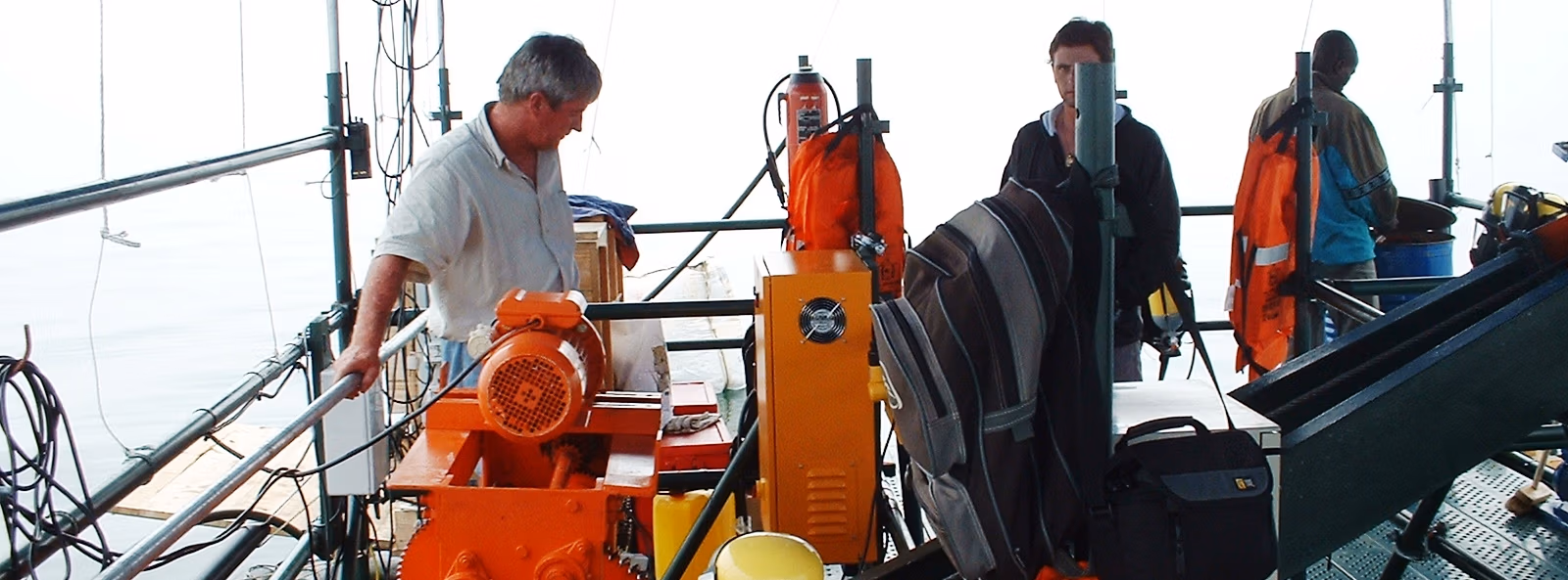 Crew on deck during gas testing of the pilot project on 30 Januray 2004