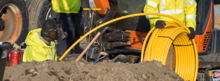 Installing HDPE plastic gas pipelines for domestic supply